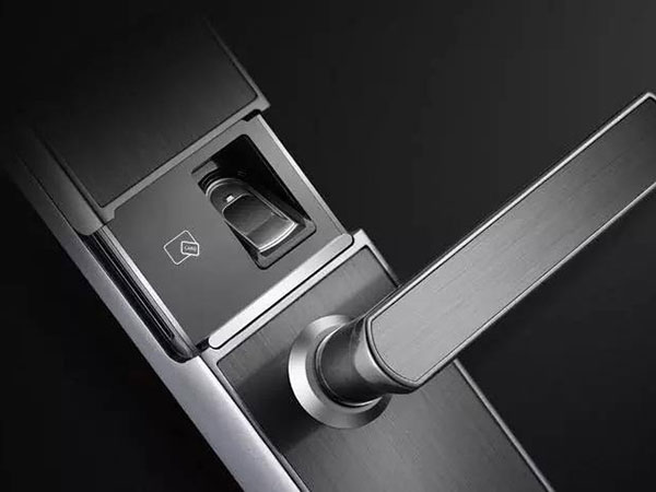 月湖24小时上门开锁公司